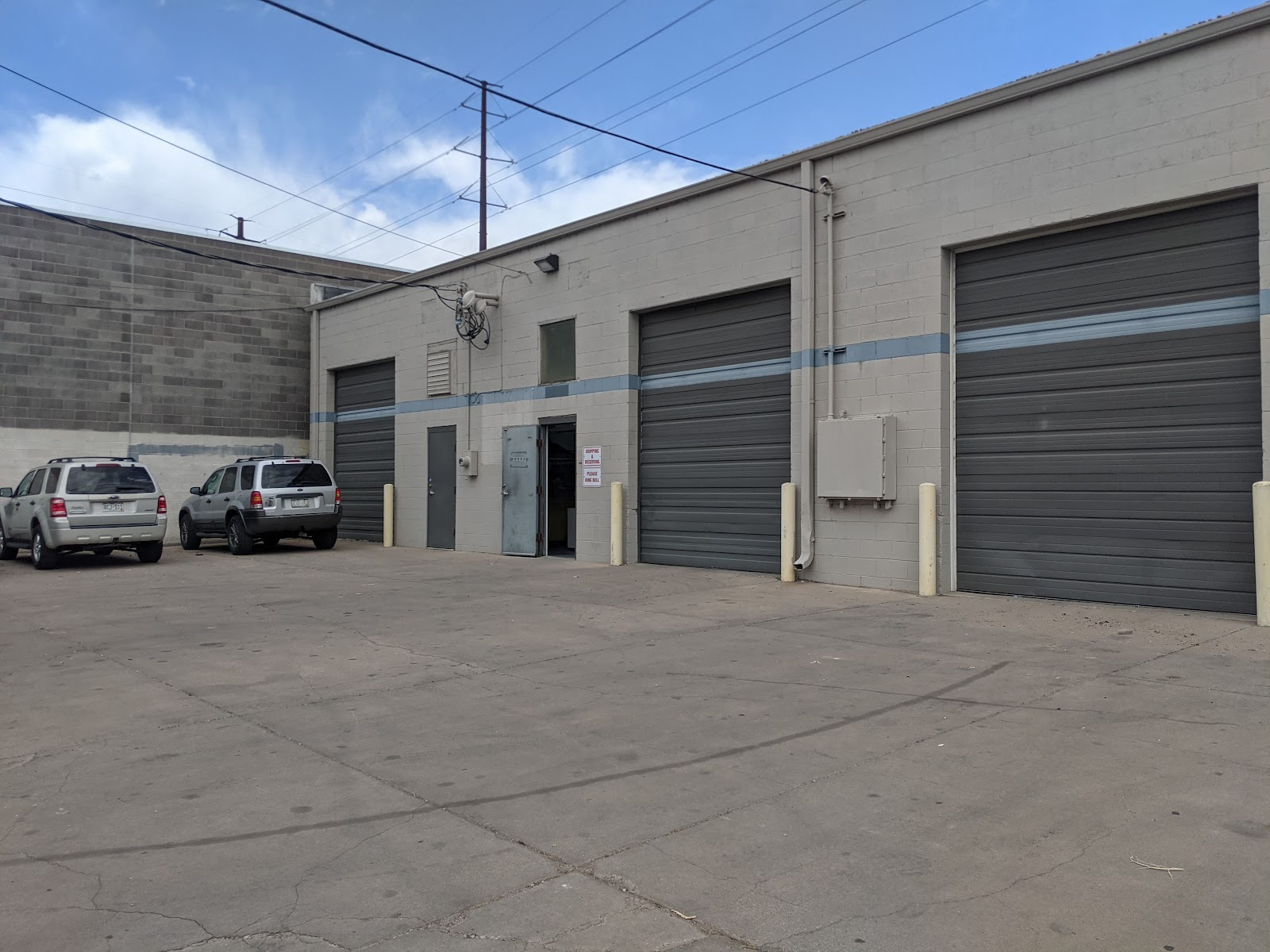 The alley behind Your Bindery Finishing where pickups and deliveries load